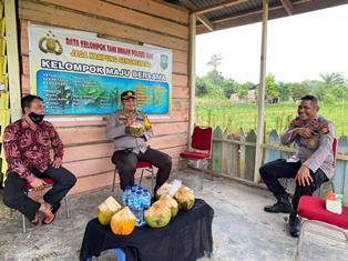 Gerakan Jaga Kampung, Kapolres Siak Tabur 5.000 Bibit Ikan
